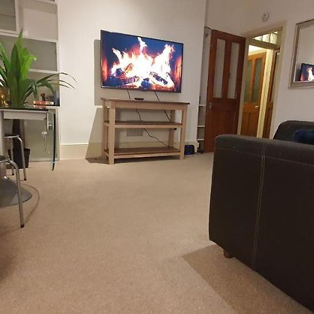 Walk To London Bridge En Suite Apartment With Kitchen Exterior photo