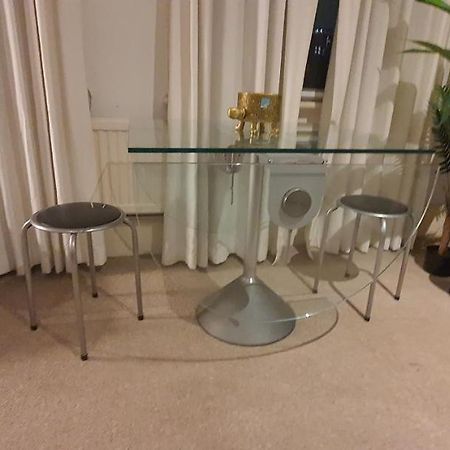 Walk To London Bridge En Suite Apartment With Kitchen Exterior photo